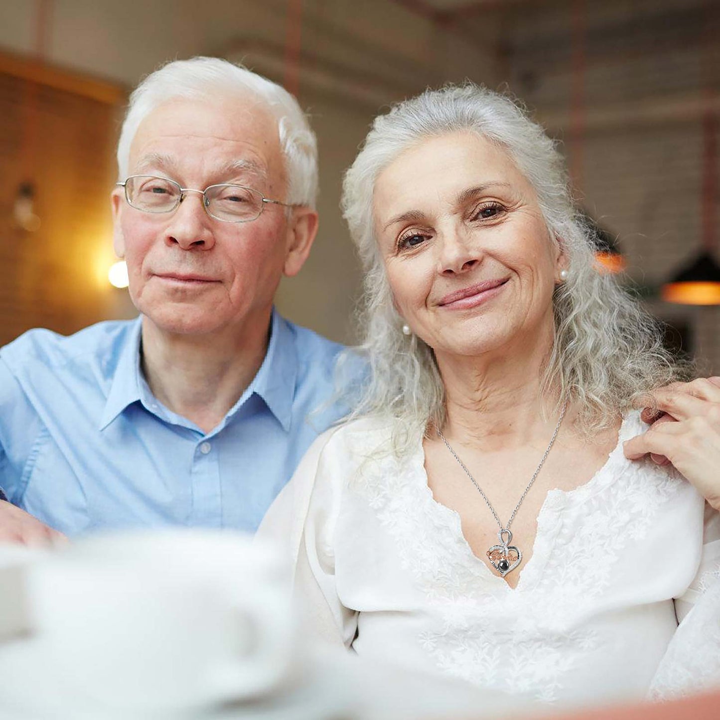 ADDWel Geburtstagsgeschenke für Oma, konservierte echte Rosen mit „Ich liebe dich, Oma“-Halskette, süßem Bären und bedeutungsvollen ewigen Rosen für Großmutter, Nana, Geburtstag, Weihnachten, Valentinstag und Muttertag 